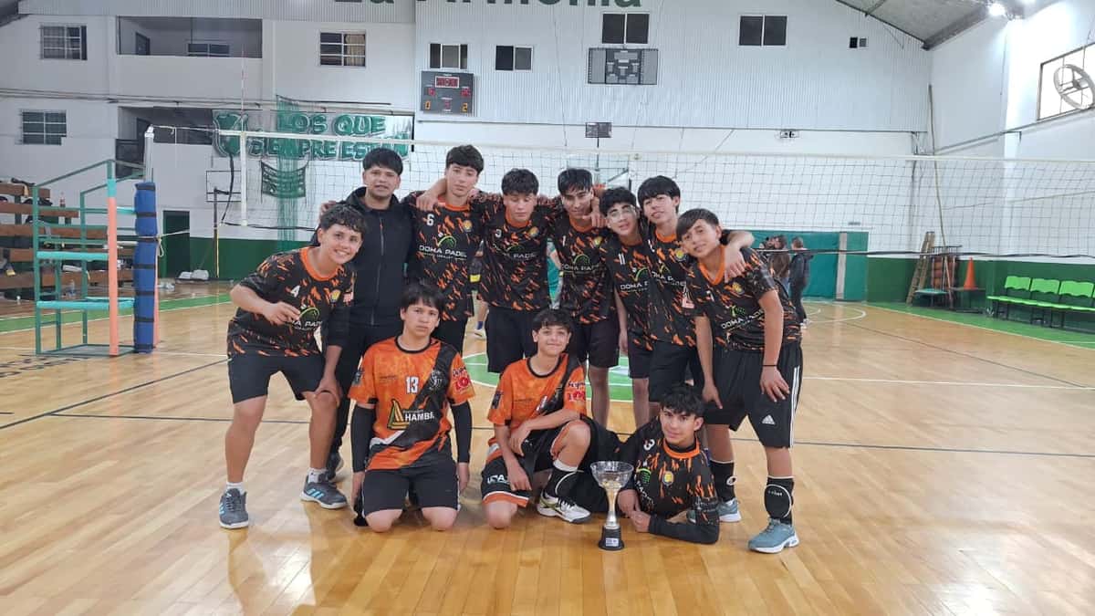 El vóley Sub-16 de Ubajay cerró su participación en la Liga A.V.R.U. con excelentes resultados